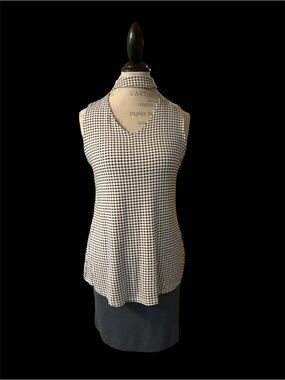 Sleeveless Houndstooth Choker V-Neck Top - Black & White